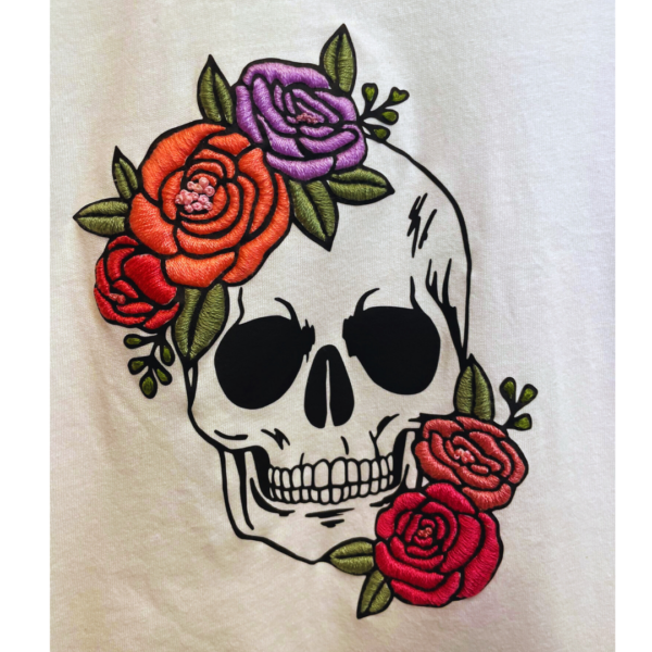 Camiseta adulto/a bordada - Imagen 3