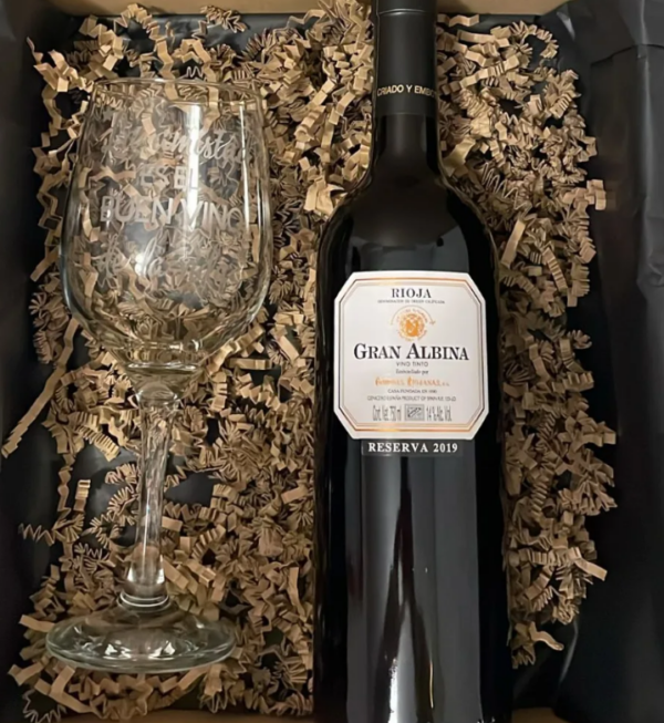 Copa o vaso grabado